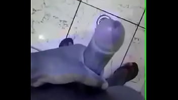 Punhetando Gostoso - banho, gozando, punhetando - Video 3209820