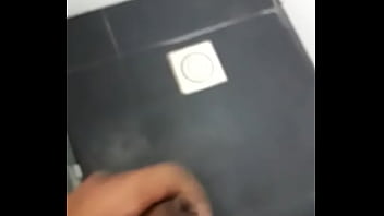 Hetero De 49 Anos Goza E Geme Gostoso E No Final Da Gargalhada