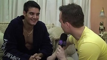 #tbtpapomix - De Pau Duro, Yuri Gaúcho Mostra Toda Ousadia Em Um Bate Papo Especial - Exibido Em Maio De 2010 - Parte 3 - Instagram: @tvpapomix