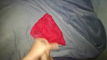 Jugando Con El Calzoncito De Amiga