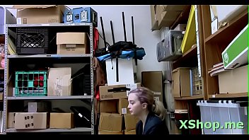 Dong Visits Startling Barely Legal Floozy ' Muff