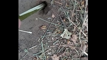 Chico Excitado V. Hormiguero Con Su Gran Y Gruesa Rama