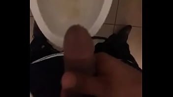 Mi Verga Se Vomita En Un Baño De Central Cardesa