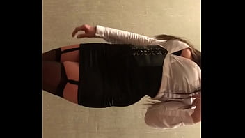 Real Wife Emma Kohn Shows Her Perfect Thick Ass