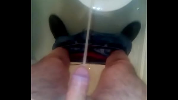 Pissing In The Toilet - pissing, pee, piss, peeing, soloboy - Video 3197398