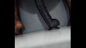 This Toy Ist Too Small