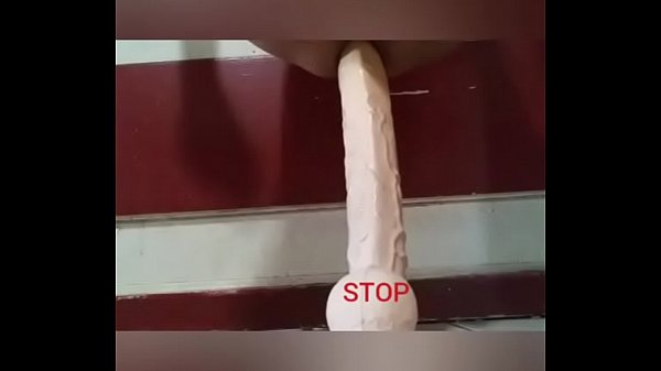 Todo El Dildo Penetrando