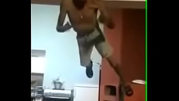 Peter Pan Putasso Com As Pessoas Que Nao O Deixam Assistir Futebol