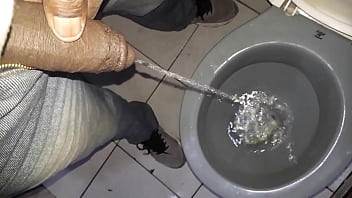 Mijada-gostosa-do-negao, Negao-dando-um-mijao, Rola-preta-mijando - Unknown - 2025 - Incredible - Experience - Video 3089041