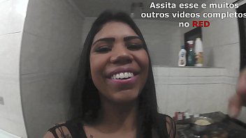 Lunna Vaz Levando Leitinho Na Boca Enquanto O Lucão Estava Fazendo A Janta - Vlog #4
