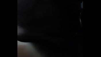 Milf Chaude Montrant Ses Atouts