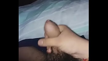 El Tula Chica Haciéndose Una Pajita