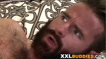 Muscly Bear Gets Ass Railed