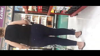 El Culo De Mi Amiga - voyeur, culo, amiga, spandex, calle - Video 3116584