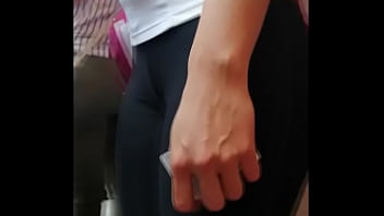 Rico Culo En Leggings Con Tanga