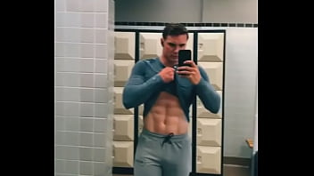 Con cặc anh này dài ngoẵng là cái chắc!