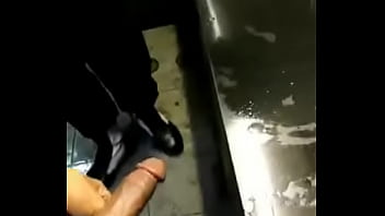 Policial Bom De Boca, No Banheiro