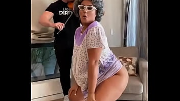 Cette Mature A De Quoi De Faire Bander (mima.lexa)