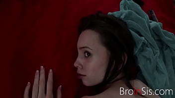 Sleepy Stepsister Spreads Her Legs For Stepbrother-aria Haze