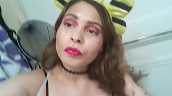 Ginger Paris Peeing And Dancing Honeybee