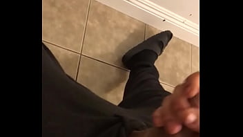 Muchacho De 26 Años Te Enseña Su Verga A Las Mujeres Maduras