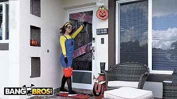 Bangbros - Where' Bruno' Dick? Inside A Pumpkin, Waiting For Evelin Stone