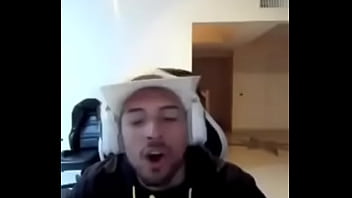 Coscu Gritando Buenardo