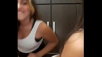 Agusdb Enseña Su Culo De Prostituta