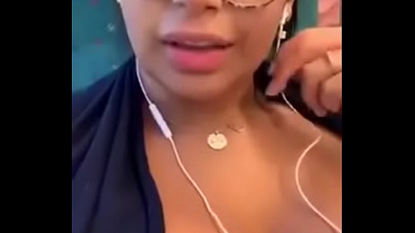 Chica Buenísima En Tren