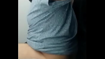 Sentando No Shopping Da Zona Norte