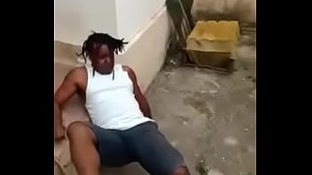 Negão Caindo De Cu Na Quina