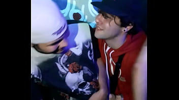 Giovanni Spiassi Pegando No Pau Do Amigo Na Balada Gay. Taty Cass