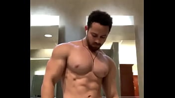 Nhìn ảnh giựt zú kìa!