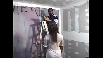Ebony Enceinte Lady Amber Kelly Persuaded Construction Worker Doing Interior Works To Polish Her Pussy With His Massive Tools