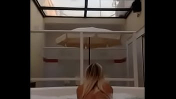 Tomando Banho De Banheira