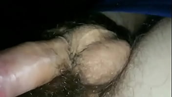 Massaggio Il Mio Cazzo E Le Palle Gonfie Di Sborra