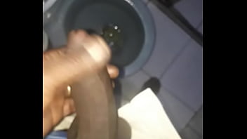 Mijando De Pau Duro - mijei-de-pau-duro, negao-mijando-de-pau-duro, rola-preta-dura-mijando - Video 3148214