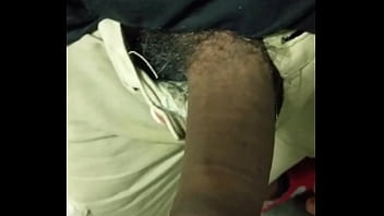 Punhetando O Mendigo Cafuçú No Banheiro 1