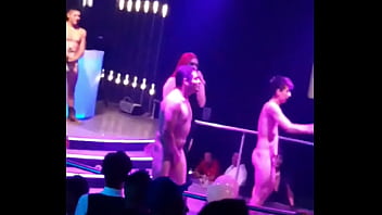 Gordito Desnudo Bailando