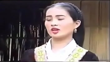 Hmoob Ntxawm Nuj Nplhaib (ntxhoo Lauj)