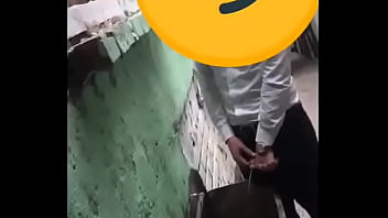 Trao đổi clip quay lén trai thẳng - spycam, trai, quaylen - Video 2812936