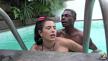 Bastidores Do Casal Na Piscina - Higor Negrão