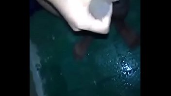 Quien Me Ayuda, Ando Muy Caliente