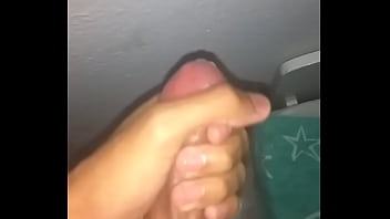 Negro Tesudo Com Pau Pequeno Bate Punheta Rapido Freneticamente E Goza Gostoso