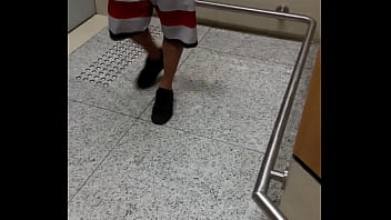 Mala - Esperando O Elevador