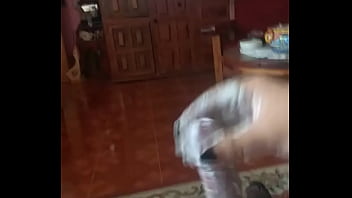 Encremando Pene Para Una Buena Masturbación