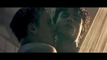 _die Geschwister_ And _die Mitte Der Welt_ Hot Gay Scene