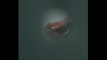 No Banheiro Do Shopping