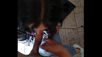 Mientras Se Va La Polic_a Me Oblig_ A Chuparle El Pene Y El Culo