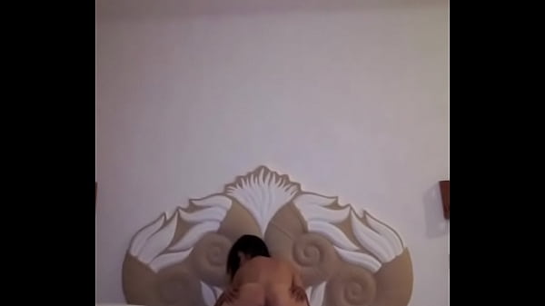 Que Rico Mueve Ese Culo Esta Zorra